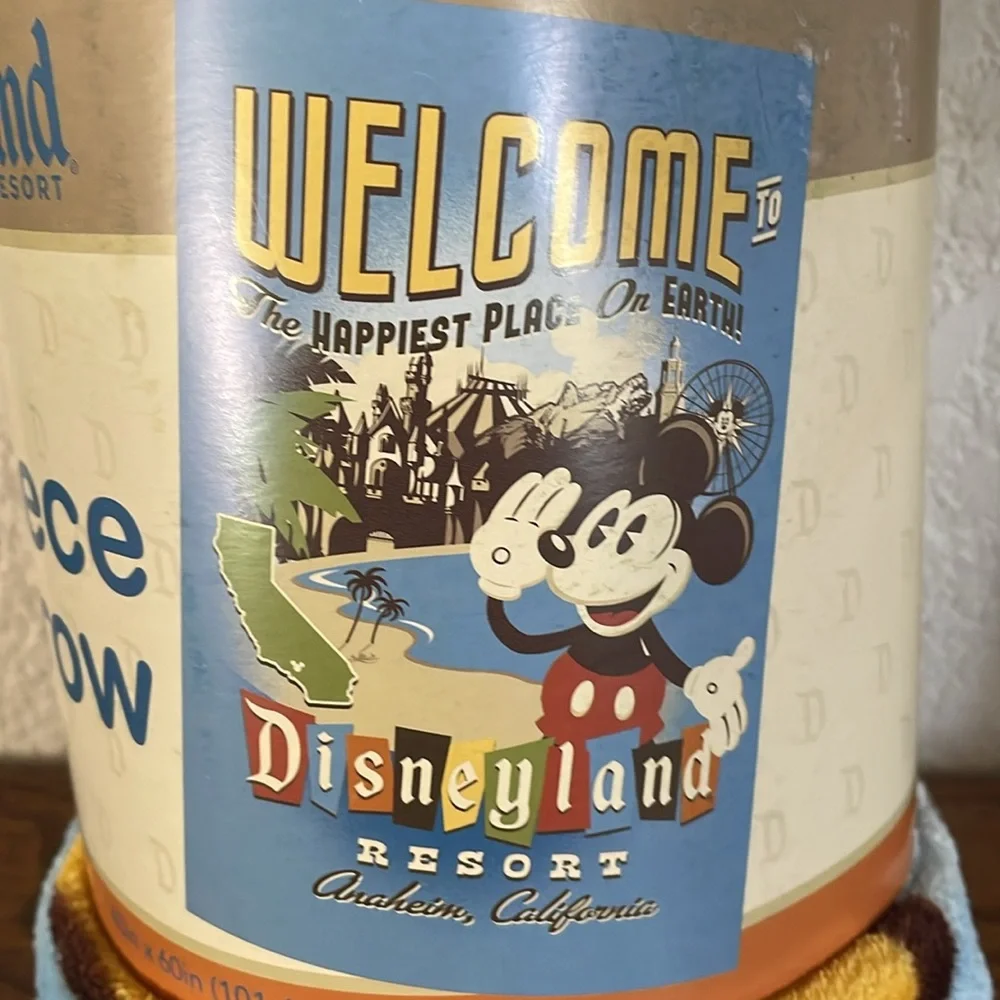 Disneyland Fleece Throw NEW UNOPENED 😊